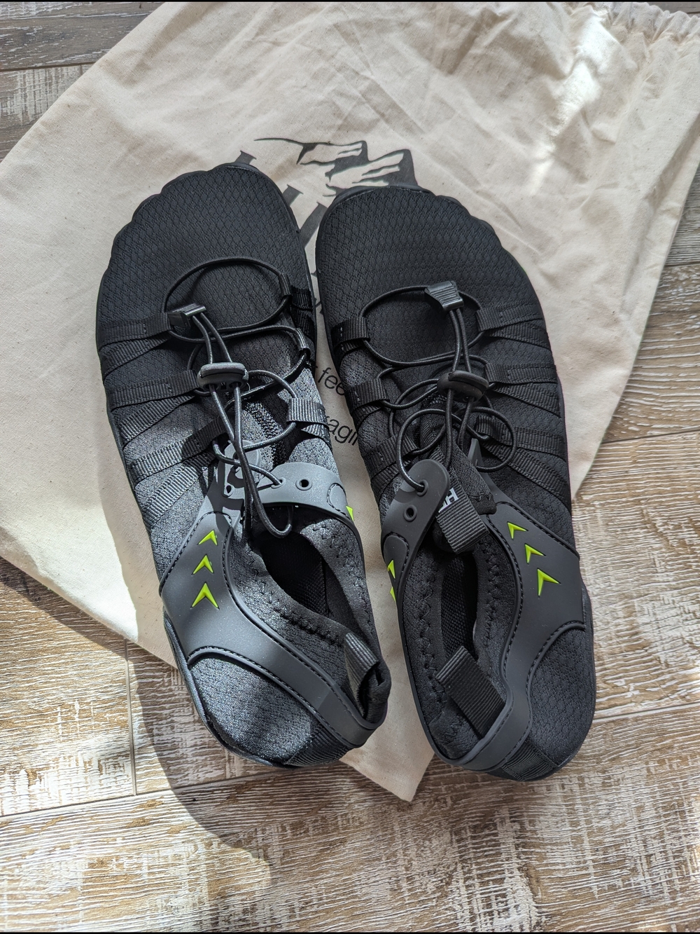 New HIKE Men's Size 42 Black Athletic Shoes with Lime Accents